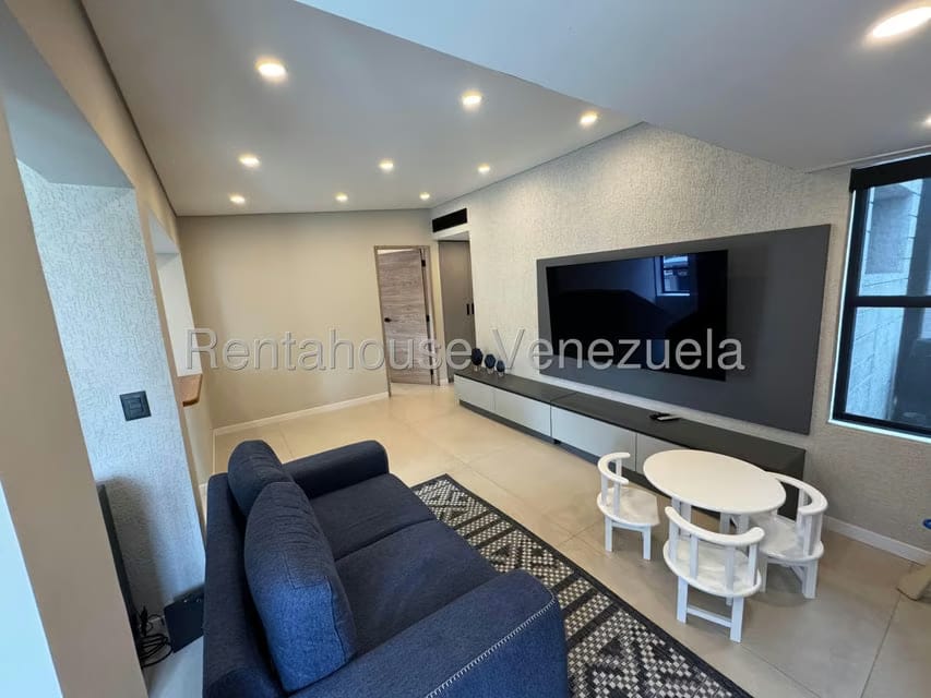 Casa (Multipes Niveles) en Venta en Lomas de La Lagunita, Distrito Metropolitano - 9