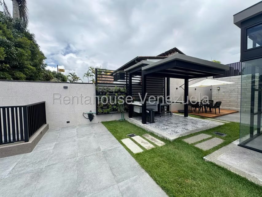Casa (Multipes Niveles) en Venta en Lomas de La Lagunita, Distrito Metropolitano - 89
