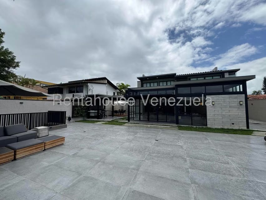 Casa (Multipes Niveles) en Venta en Lomas de La Lagunita, Distrito Metropolitano - 91
