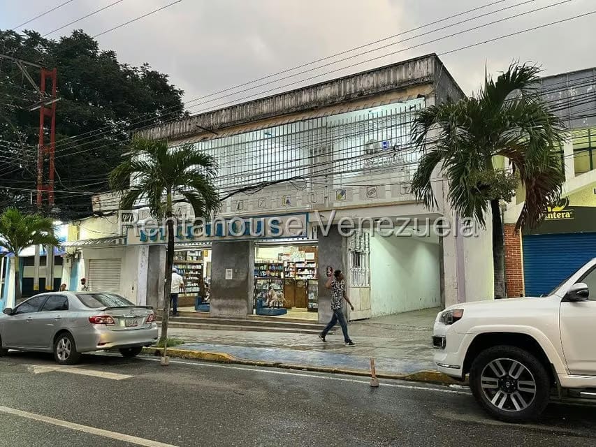 Comercial (Local Comercial) en Venta en Centro de Charallave, Miranda