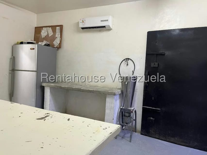 Comercial (Local Comercial) en Venta en Centro de Charallave, Miranda - 21
