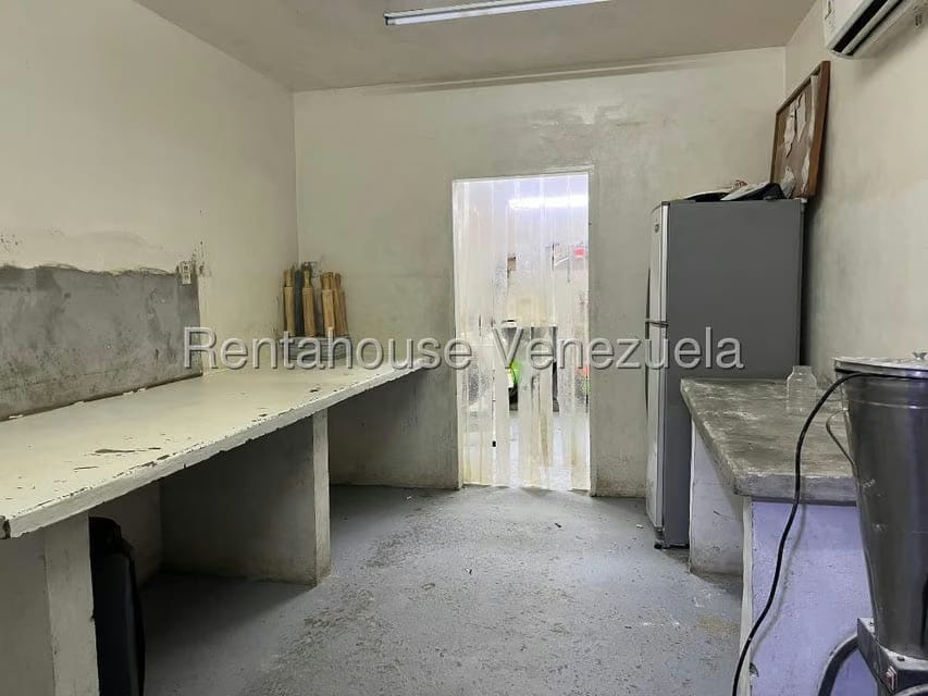 Comercial (Local Comercial) en Venta en Centro de Charallave, Miranda - 23