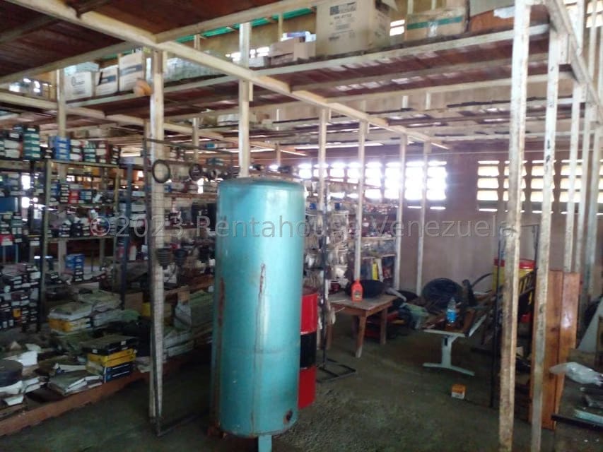 Comercial (Local Comercial) en Venta en Circunvalacion Uno, Zulia - 27