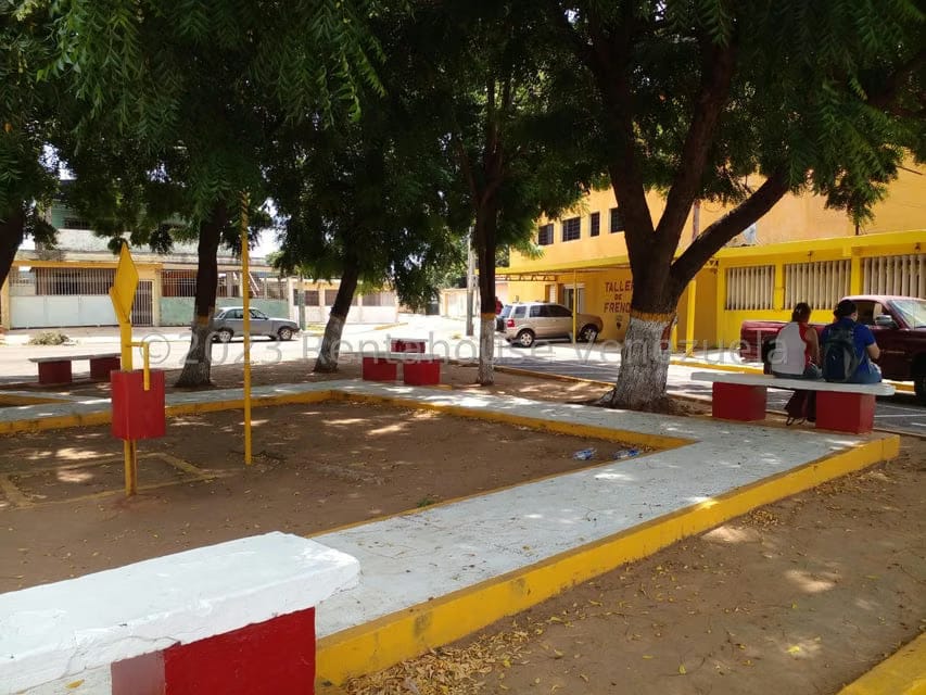 Comercial (Local Comercial) en Venta en Circunvalacion Uno, Zulia - 29