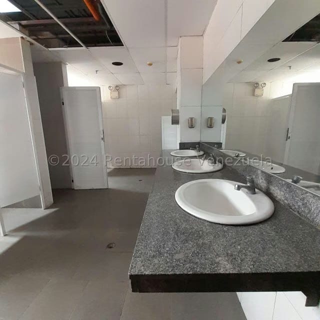 Comercial (Local Comercial) en Alquiler en Centro, Lara - 15