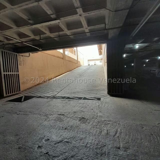 Comercial (Local Comercial) en Alquiler en Centro, Lara - 23