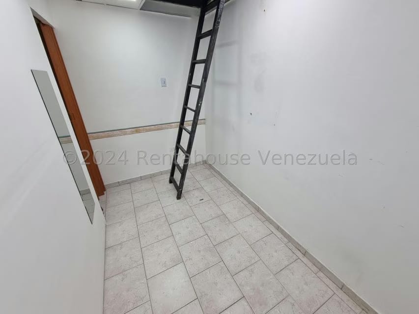 Comercial (Local Comercial) en Alquiler en Parroquia Catedral, Distrito Metropolitano - 5