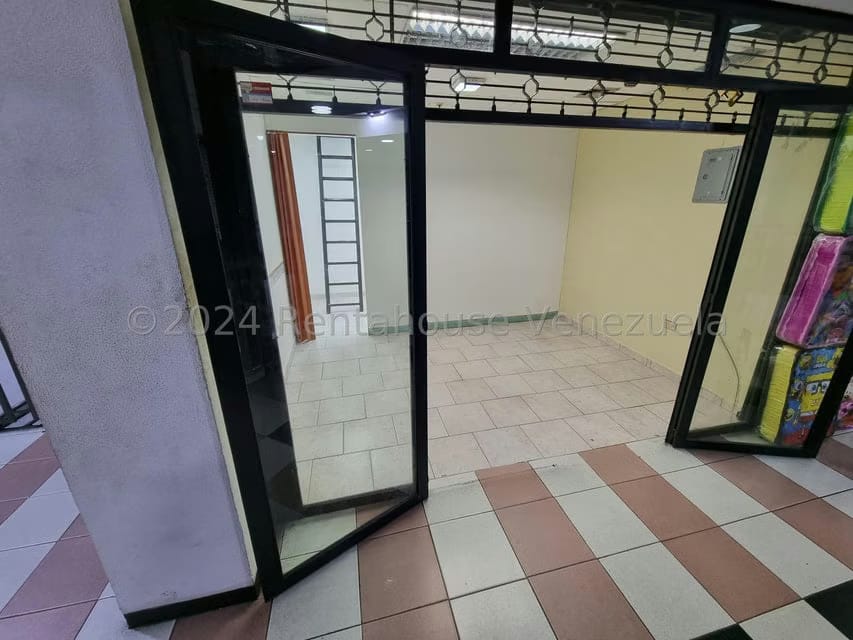 Comercial (Local Comercial) en Alquiler en Parroquia Catedral, Distrito Metropolitano - 7