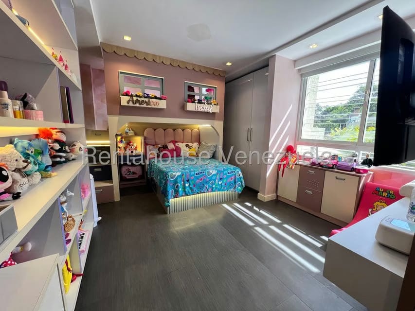Casa (Multipes Niveles) en Venta en Santa Paula, Distrito Metropolitano - 20