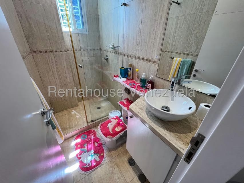 Casa (Multipes Niveles) en Venta en Santa Paula, Distrito Metropolitano - 22