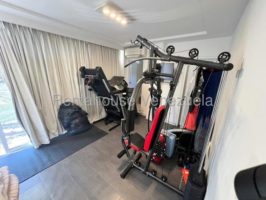 Casa (Multipes Niveles) en Venta en Santa Paula, Distrito Metropolitano - 25