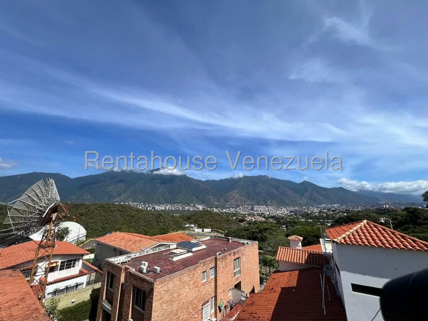 Casa (Multipes Niveles) en Venta en Santa Paula, Distrito Metropolitano - 32
