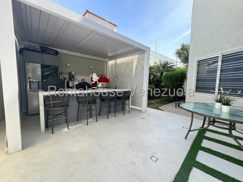 Casa (Multipes Niveles) en Venta en Santa Paula, Distrito Metropolitano - 39