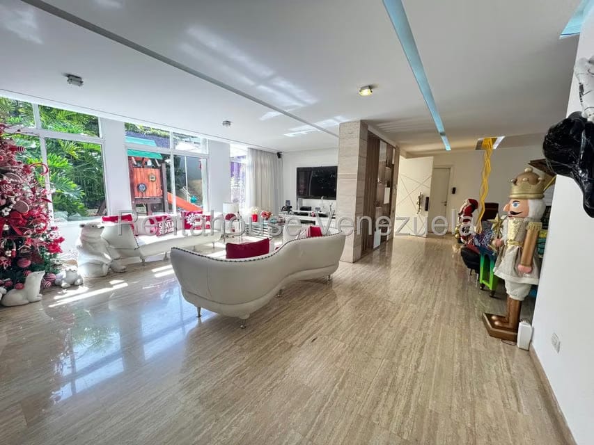 Casa (Multipes Niveles) en Venta en Santa Paula, Distrito Metropolitano - 5