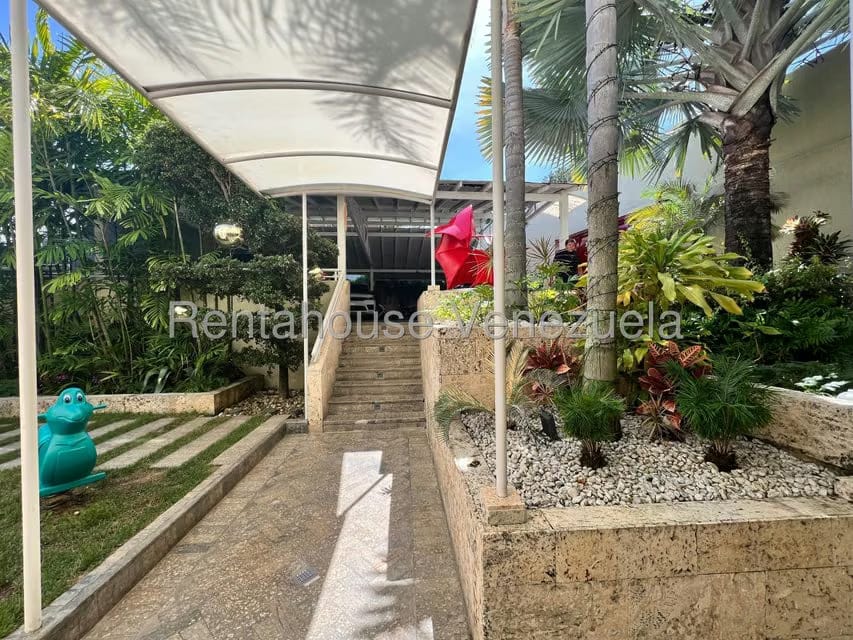 Casa (Multipes Niveles) en Venta en Santa Paula, Distrito Metropolitano - 44