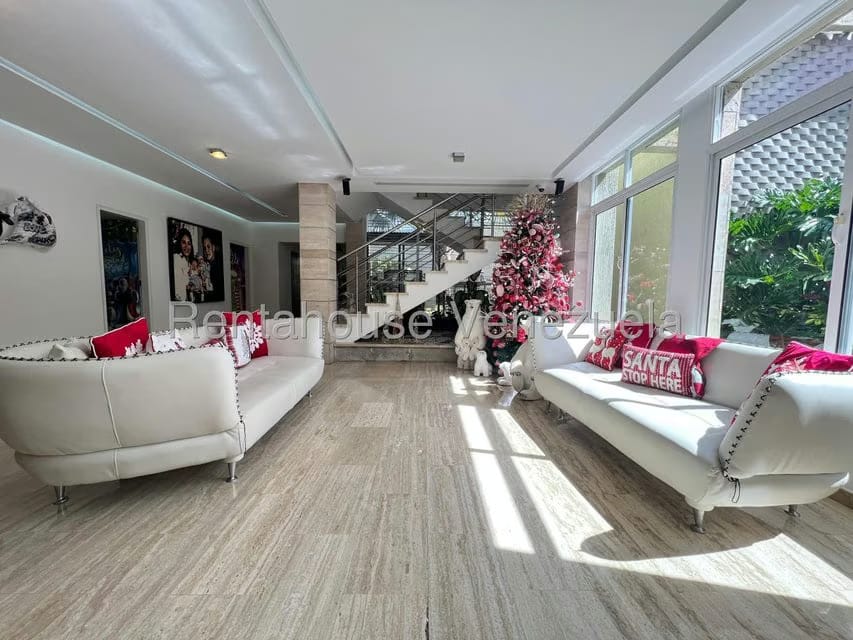 Casa (Multipes Niveles) en Venta en Santa Paula, Distrito Metropolitano - 7