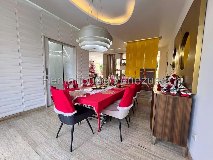 Casa (Multipes Niveles) en Venta en Santa Paula, Distrito Metropolitano - 8