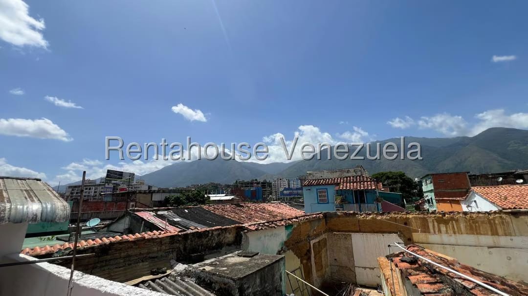 Casa (Colonial) en Venta en Petare, Distrito Metropolitano - 37