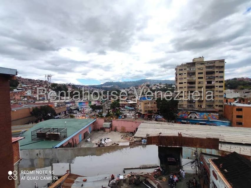 Comercial (Edificio) en Venta en Petare, Distrito Metropolitano - 12