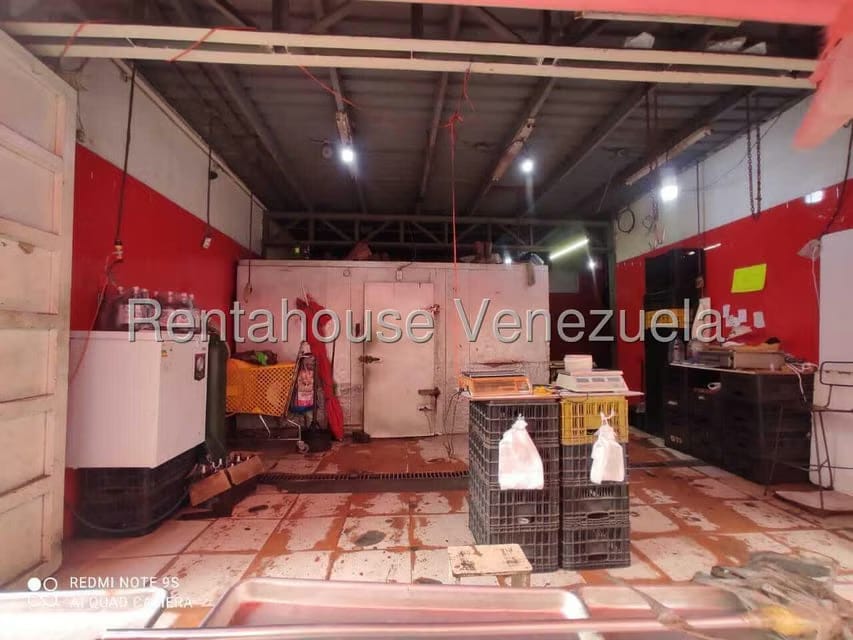Comercial (Edificio) en Venta en Petare, Distrito Metropolitano - 3