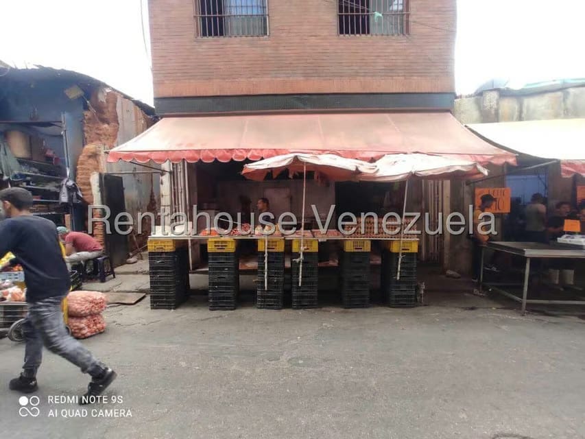 Comercial (Edificio) en Venta en Petare, Distrito Metropolitano - 4