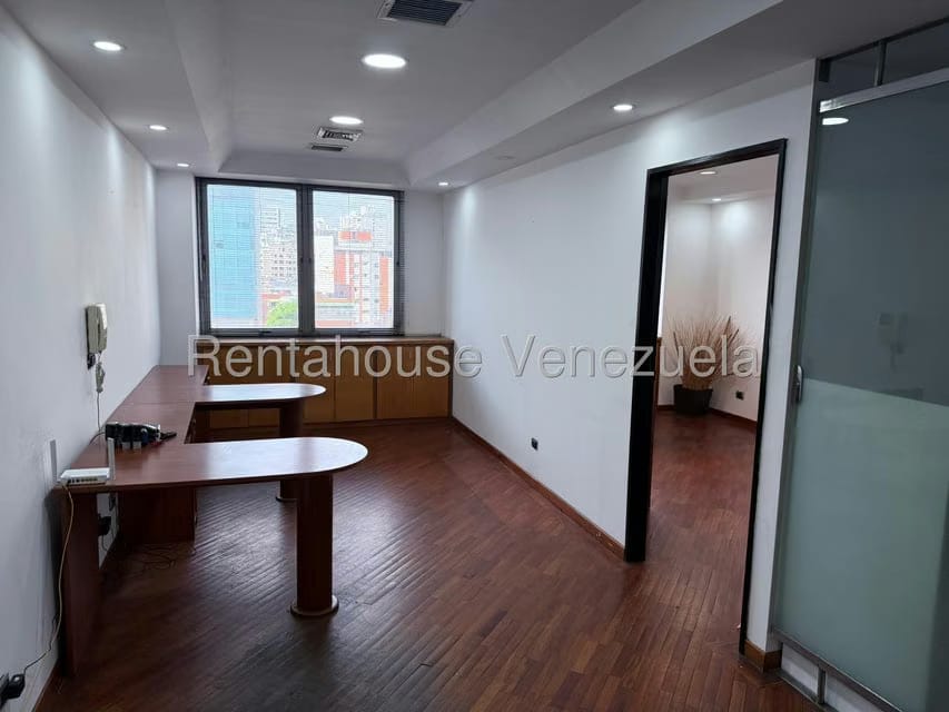 Comercial (Oficina) en Alquiler en Colinas de Bello Monte, Distrito Metropolitano - 11