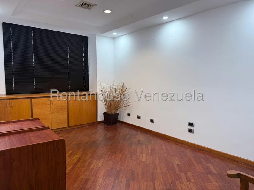 Comercial (Oficina) en Alquiler en Colinas de Bello Monte, Distrito Metropolitano - 12