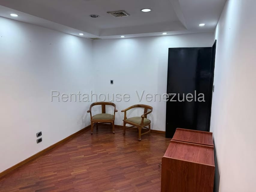 Comercial (Oficina) en Alquiler en Colinas de Bello Monte, Distrito Metropolitano - 13