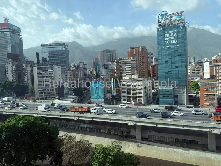 Comercial (Oficina) en Alquiler en Colinas de Bello Monte, Distrito Metropolitano - 18