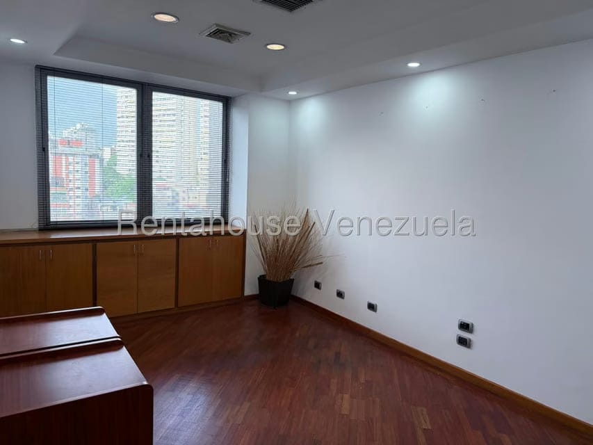 Comercial (Oficina) en Alquiler en Colinas de Bello Monte, Distrito Metropolitano - 10