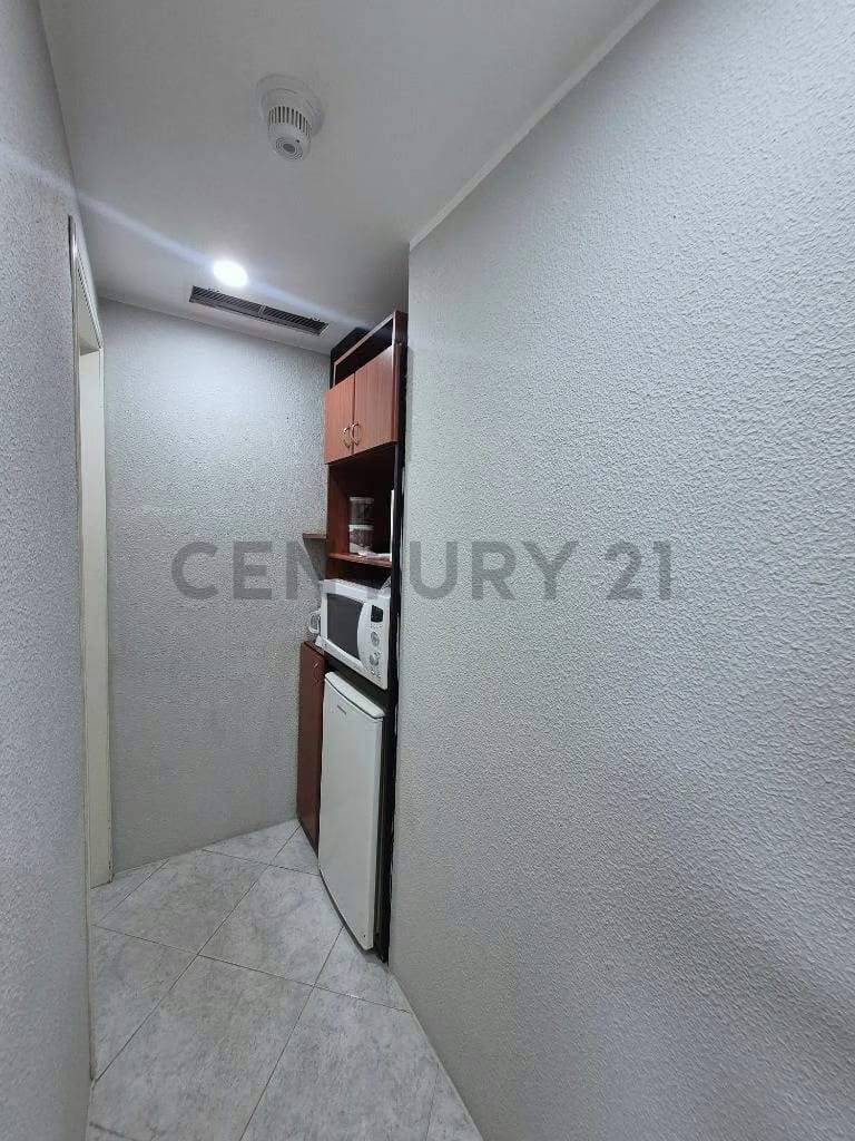 Oficina amoblada de 51m2 en Torre BVC Lechería: Operatividad Garantizada - 6