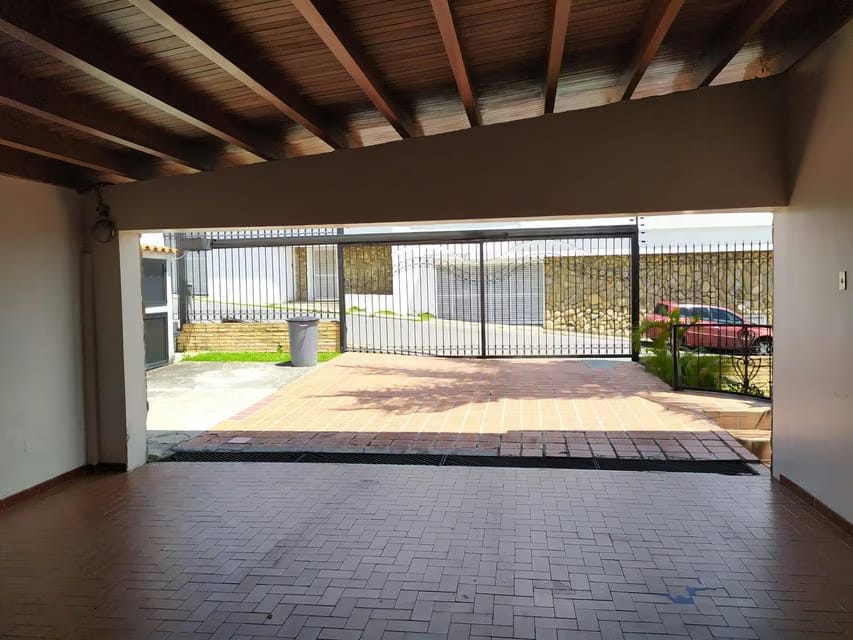 Casa (1 Nivel) en Venta en La Lagunita Country Club, Distrito Metropolitano - 16