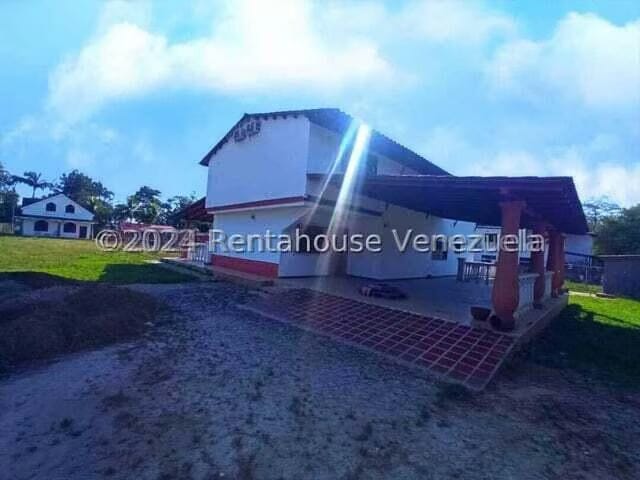 Casa (Duplex) en Venta en Las Morochas I, Carabobo