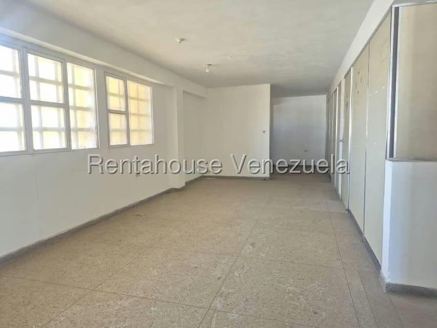 Comercial (Edificio) en Venta en Centro, Falcon - 2