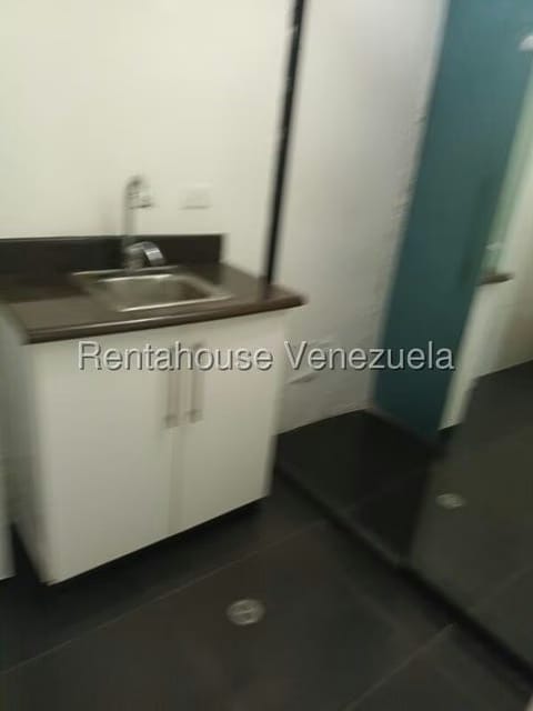 Comercial (Local Comercial) en Venta en Parroquia Catedral, Distrito Metropolitano - 12