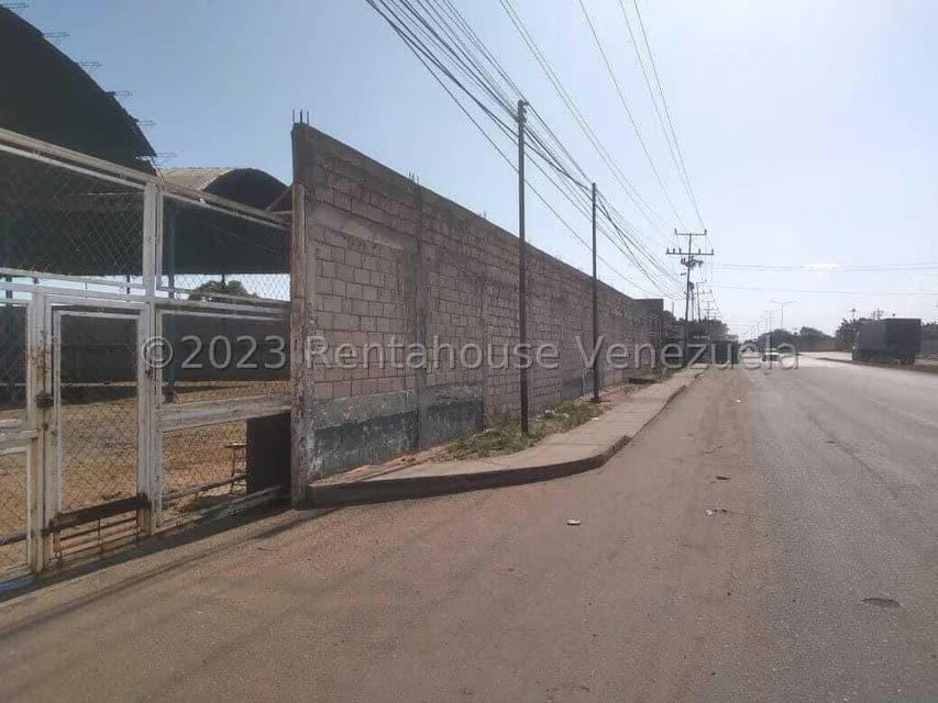 Comercial (Galpon - Deposito) en Venta en San Francisco, Zulia - 2