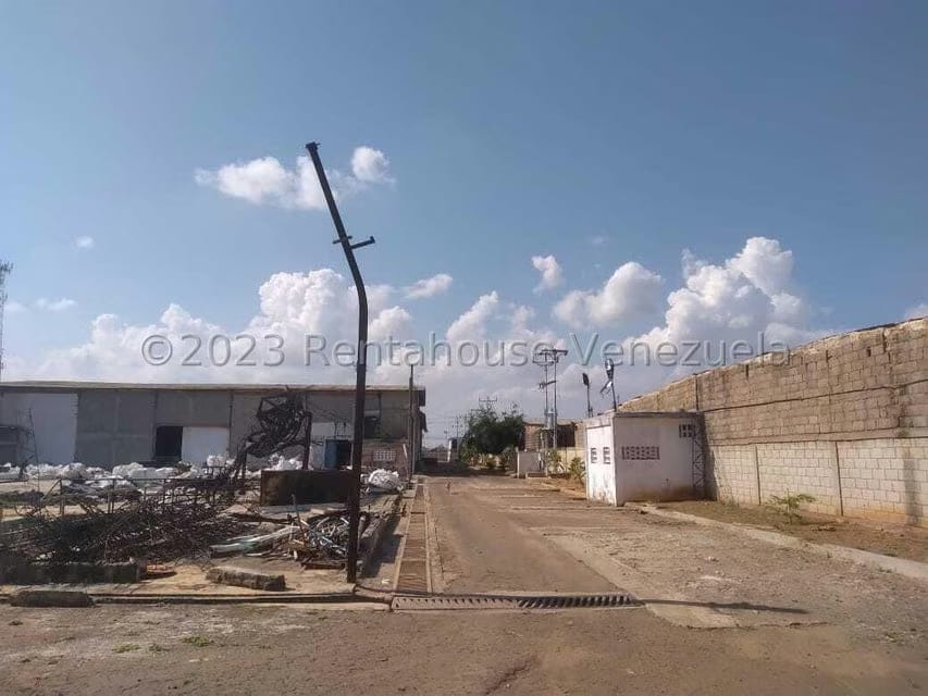 Comercial (Galpon - Deposito) en Venta en San Francisco, Zulia - 12