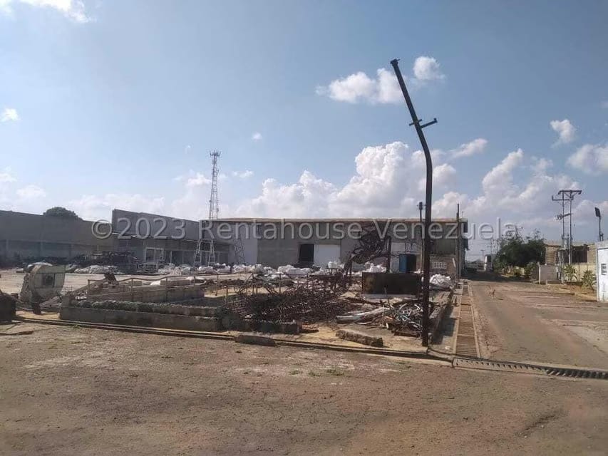 Comercial (Galpon - Deposito) en Venta en San Francisco, Zulia - 13