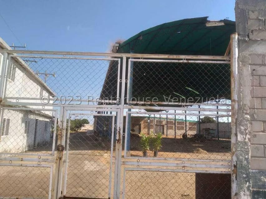 Comercial (Galpon - Deposito) en Venta en San Francisco, Zulia - 3