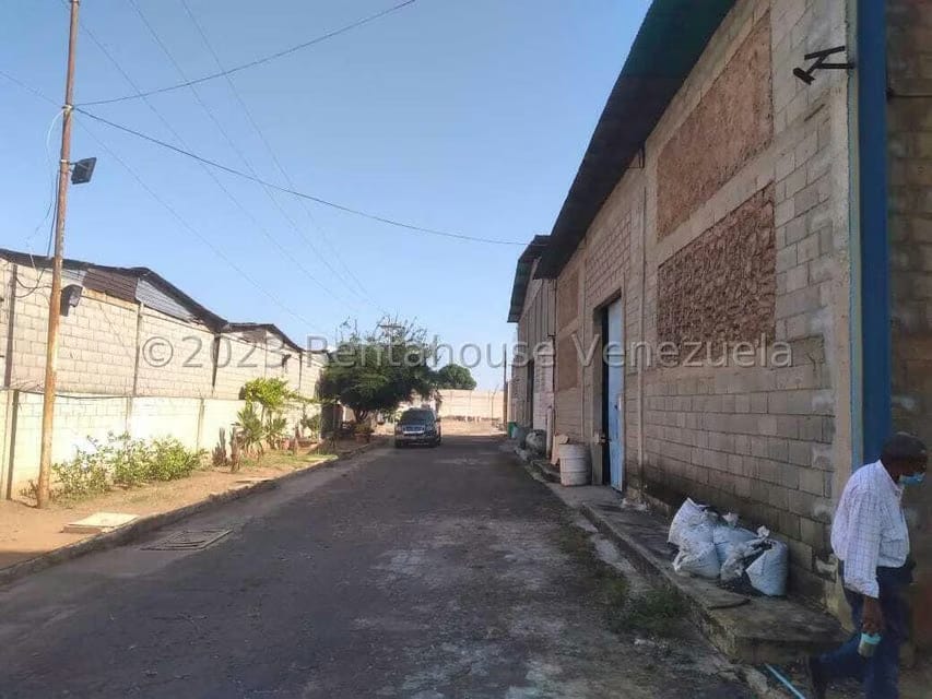 Comercial (Galpon - Deposito) en Venta en San Francisco, Zulia - 25