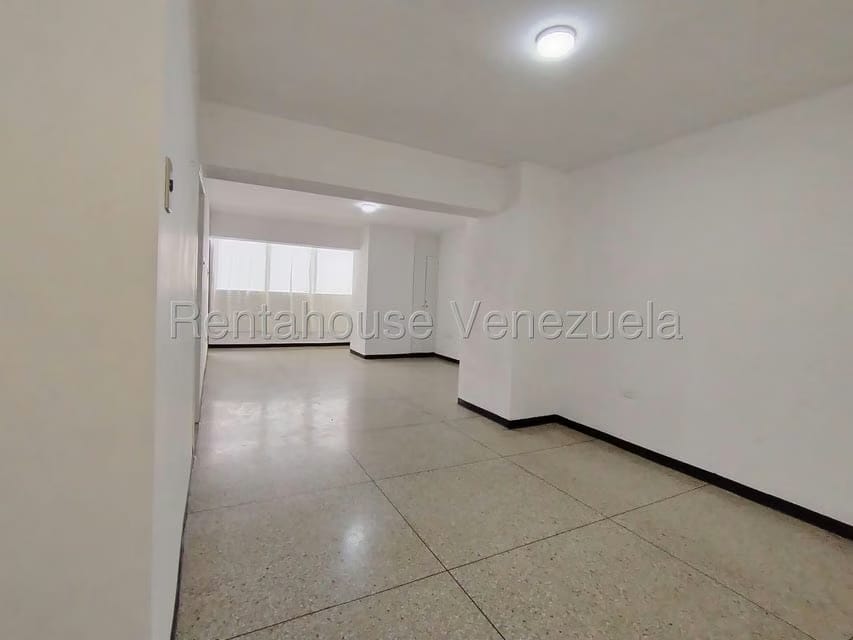 Apartamento (1 Nivel) en Alquiler en Centro, Lara - 2