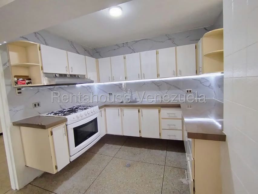 Apartamento (1 Nivel) en Alquiler en Centro, Lara - 15