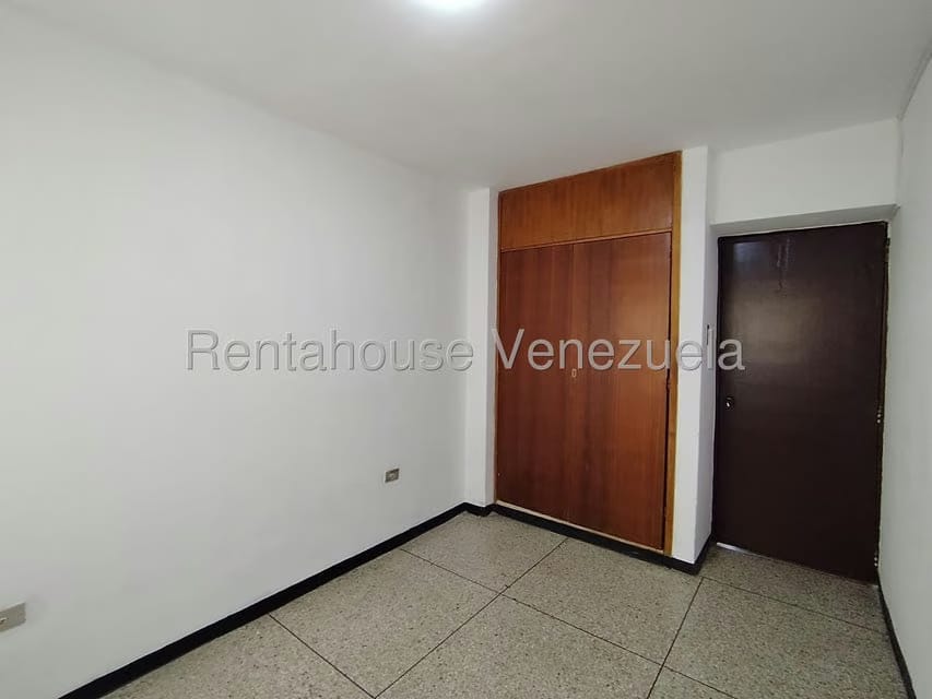 Apartamento (1 Nivel) en Alquiler en Centro, Lara - 18