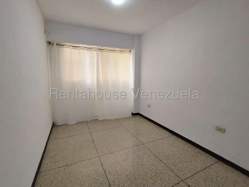 Apartamento (1 Nivel) en Alquiler en Centro, Lara - 19