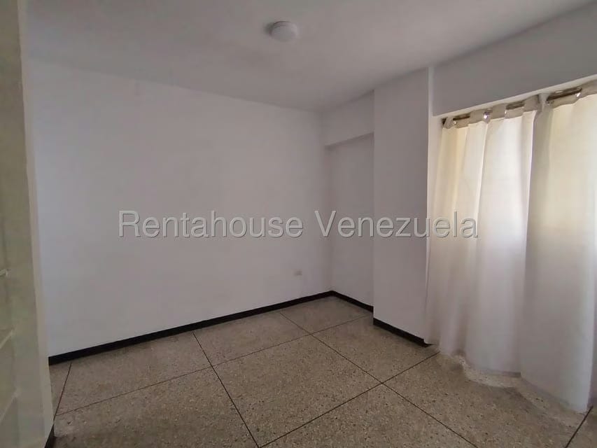Apartamento (1 Nivel) en Alquiler en Centro, Lara - 20