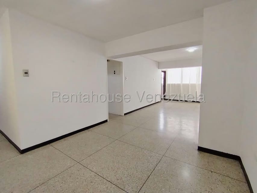 Apartamento (1 Nivel) en Alquiler en Centro, Lara - 3
