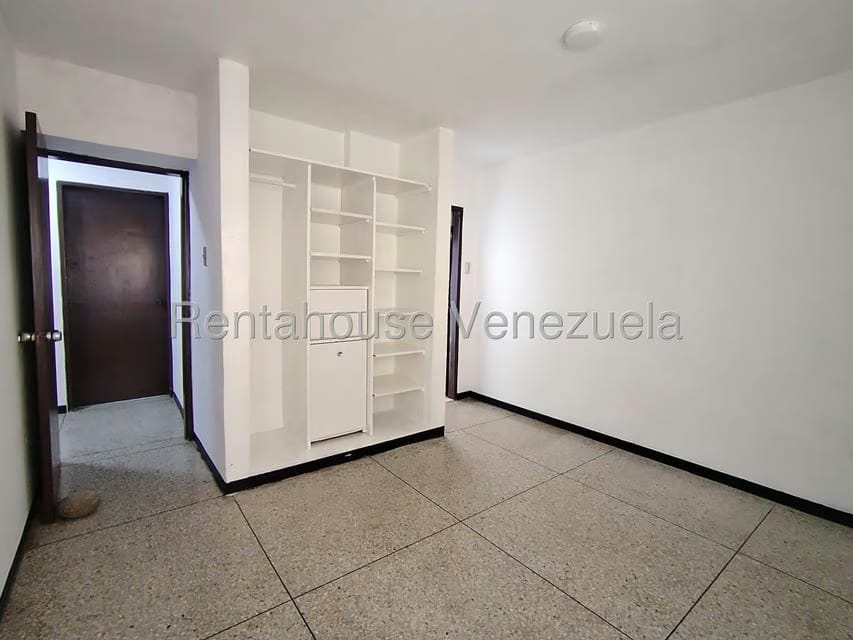 Apartamento (1 Nivel) en Alquiler en Centro, Lara - 23