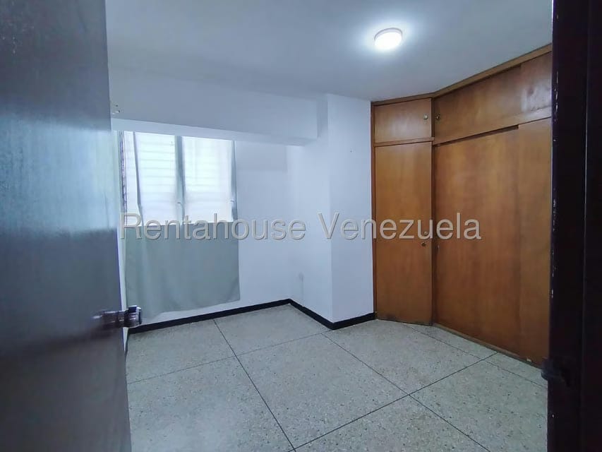 Apartamento (1 Nivel) en Alquiler en Centro, Lara - 25