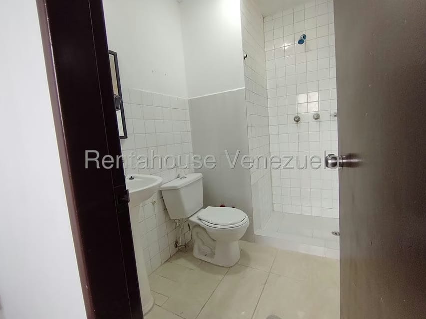 Apartamento (1 Nivel) en Alquiler en Centro, Lara - 29