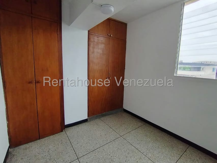 Apartamento (1 Nivel) en Alquiler en Centro, Lara - 31